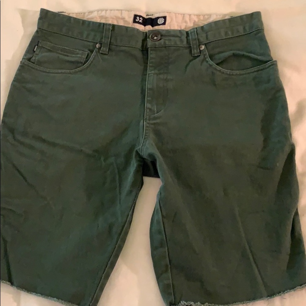 Element shorts